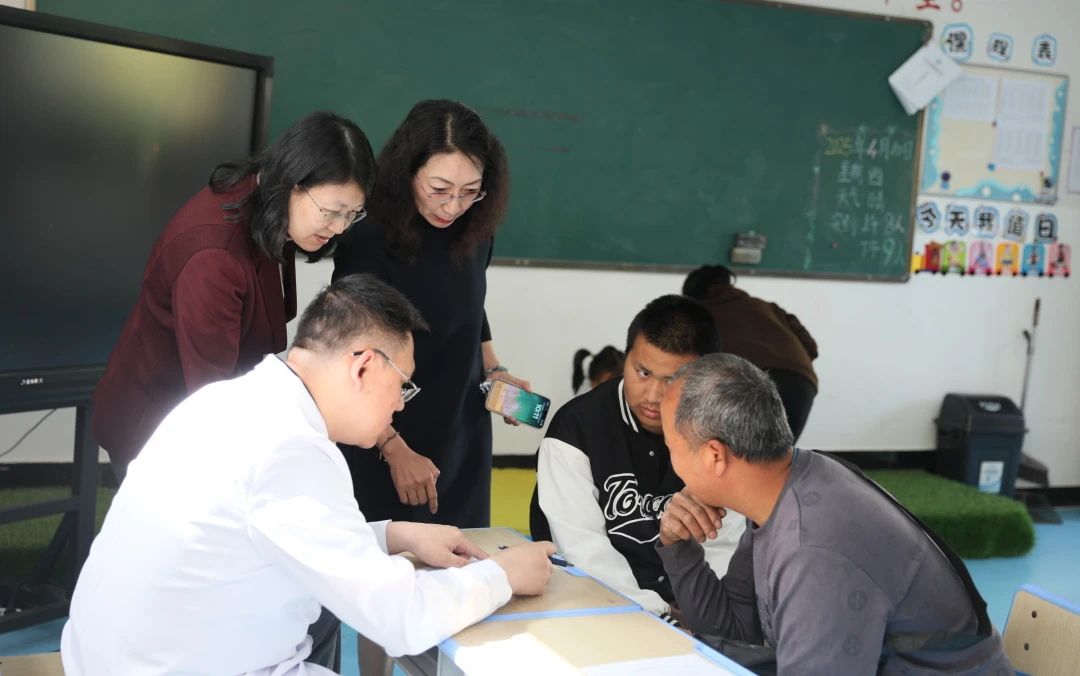 【沪上春风送希望 医者仁心护健康】金年金字招牌诚信至上联合上海壹博医疗集团赴大理开展爱心义诊活动